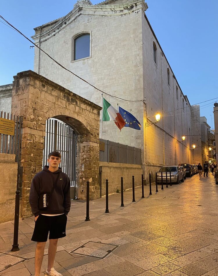  35203709  , 23 ,    --