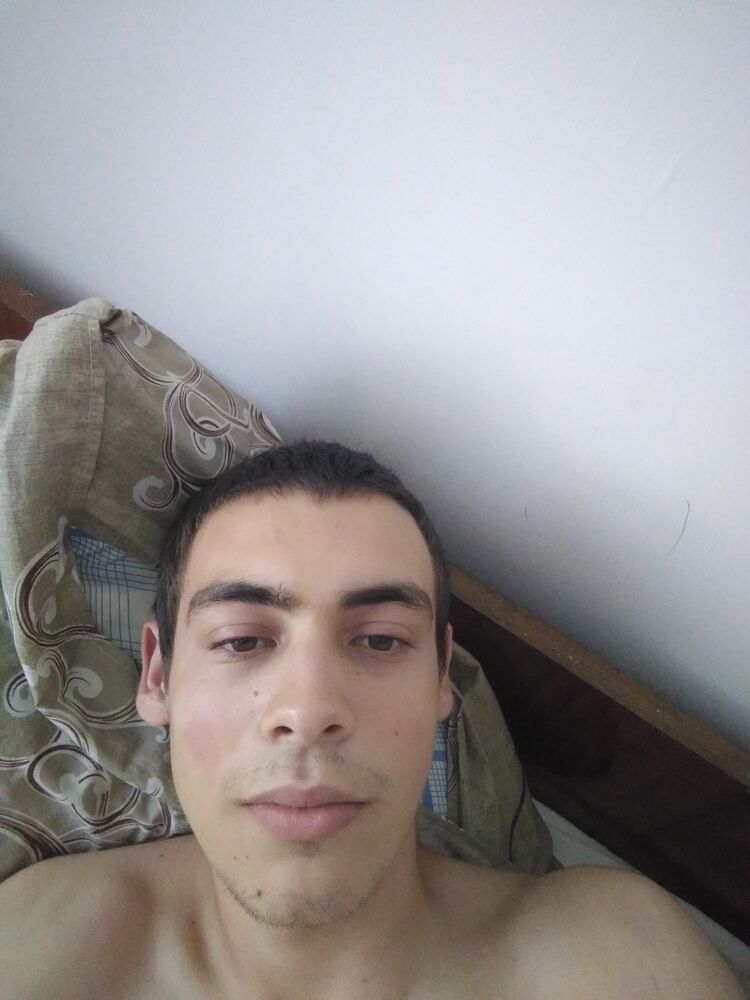  ,   Ali, 21 ,   ,   