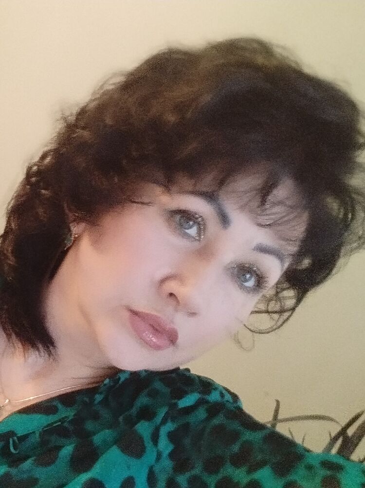  42039409  Larisa, 55 ,     