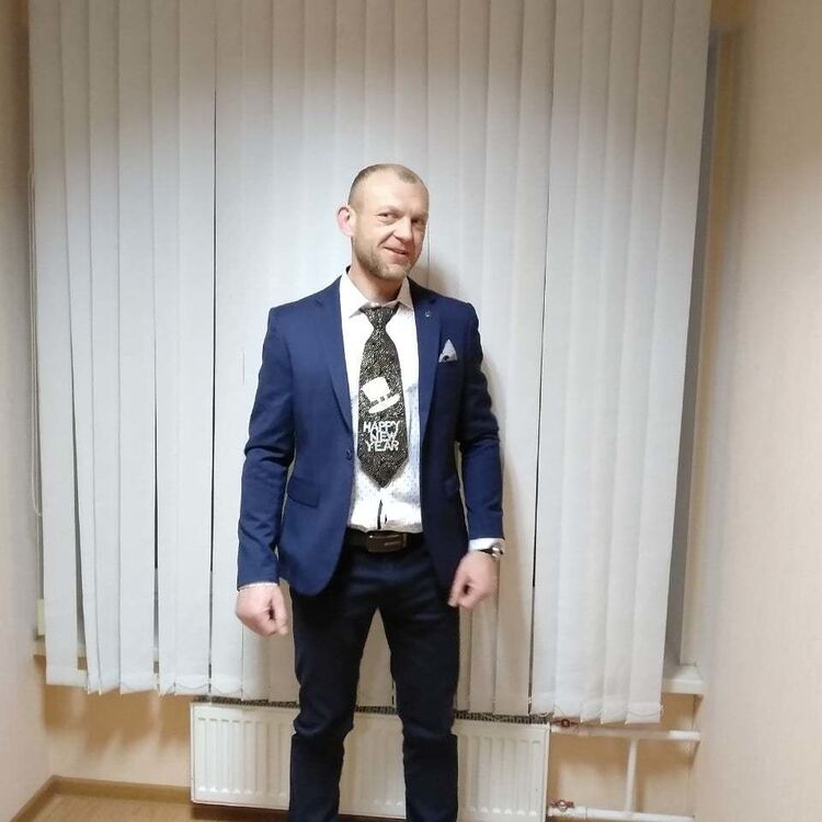  19536359  Pavel, 47 ,    