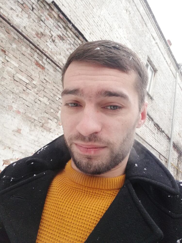  ,   Maxim, 34 ,   ,   , c , 