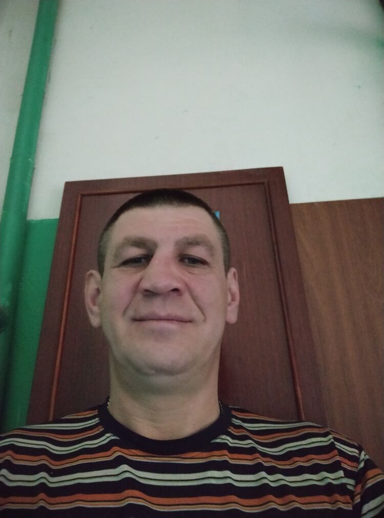  38059419  Aliks, 50 ,    