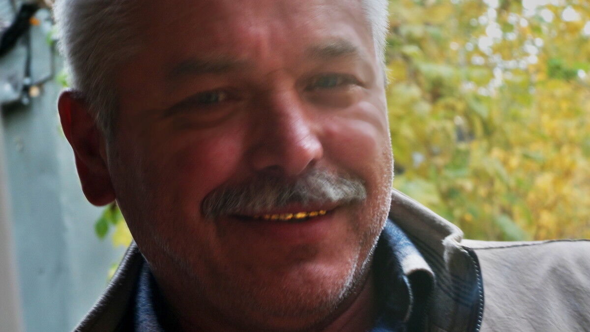  13000139  Vladimir, 61 ,    