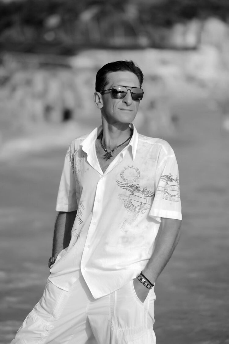  9584869  Vlad, 45 ,    