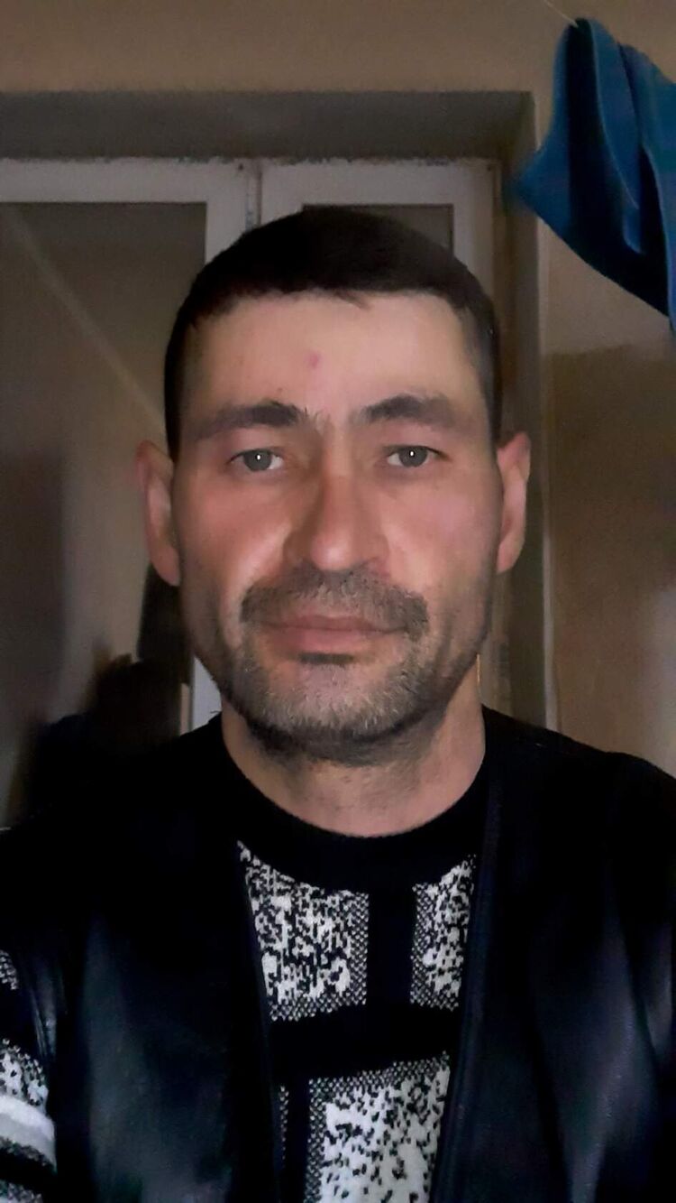  27371549  HOVHANNES, 45 ,    
