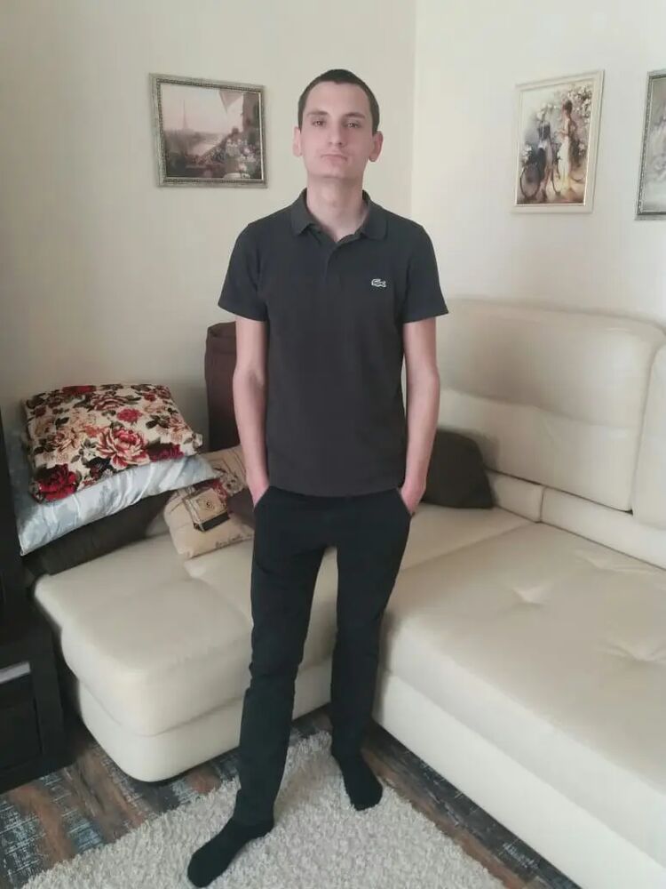  36768909  Mikhail, 33 ,    