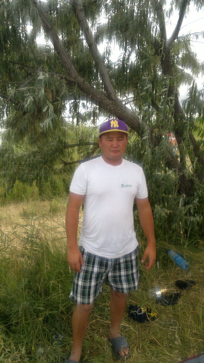  8846719  Kadyrbek, 48 ,    