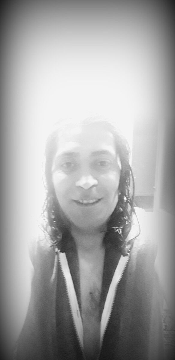  19274229  Deniz, 40 ,    