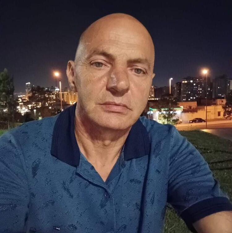  47273039  Kanil, 57 ,    