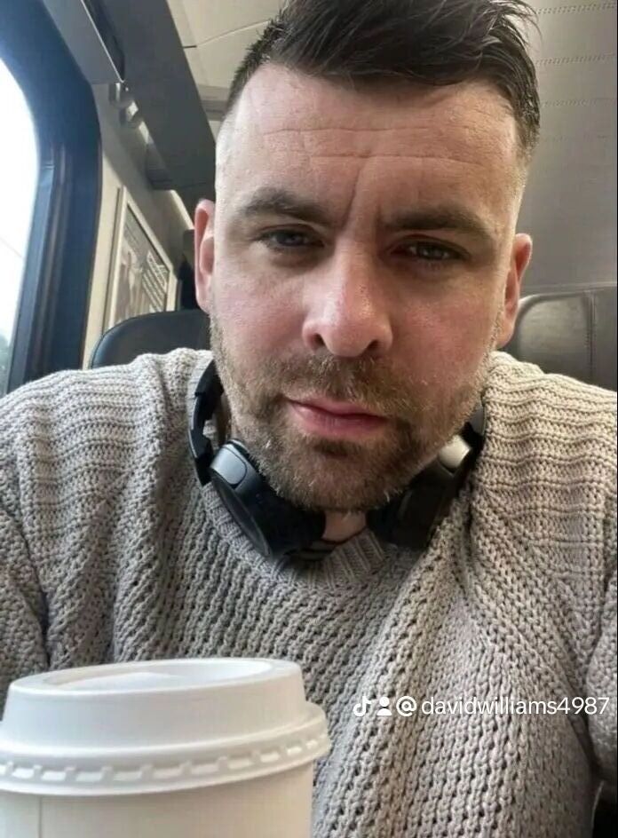  45657869  David, 48 ,    