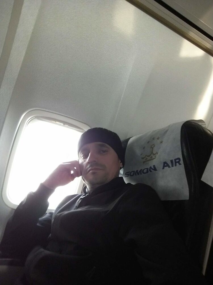  18619329  Karim, 46 ,    