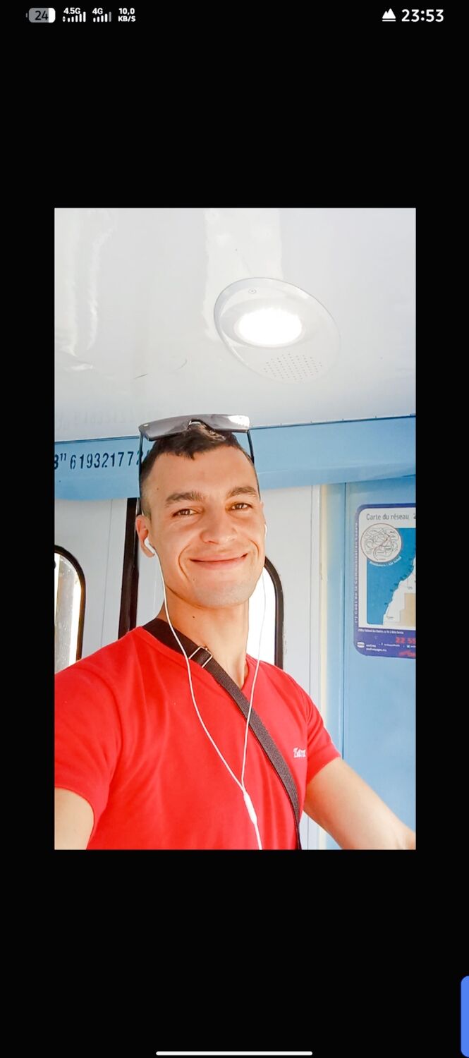  53908179  Younes, 29 ,    