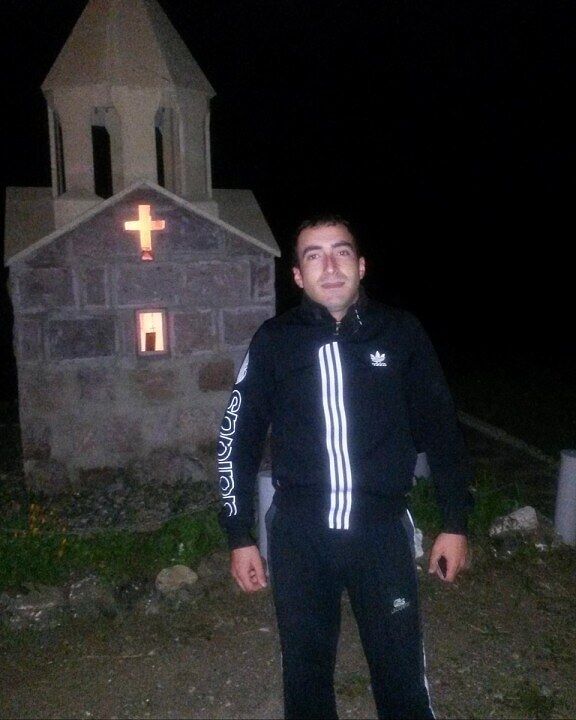  28864179  Armen, 33 ,    