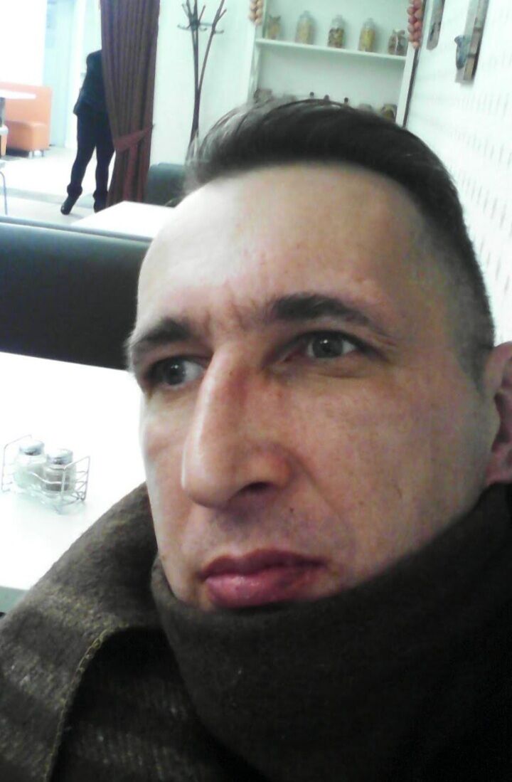  29748089  , 52 ,    