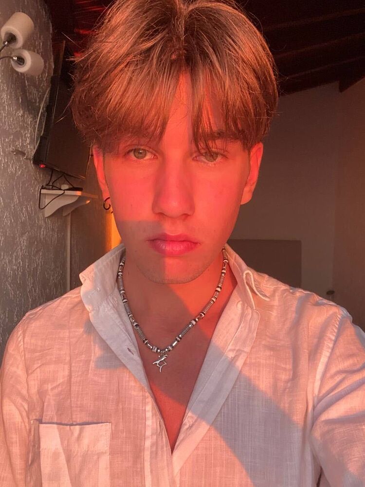  Esslingen,   Dereck, 24 ,   ,   