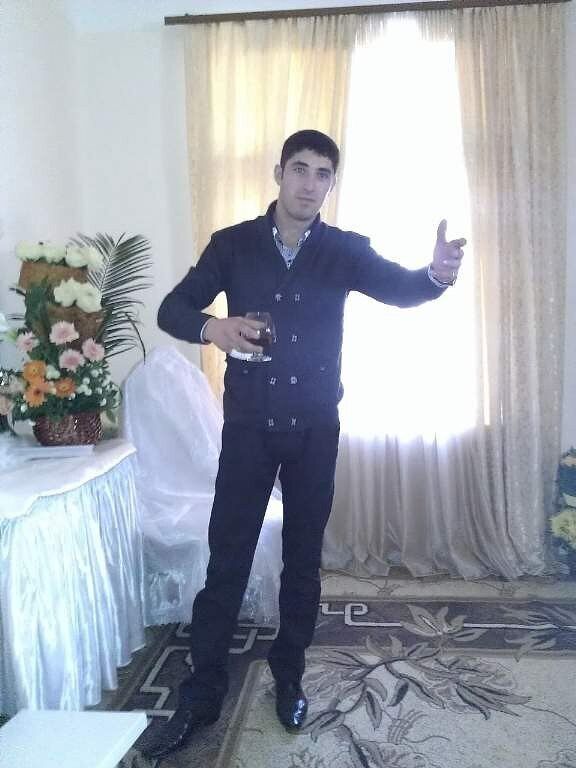  52906599  , 37 ,    
