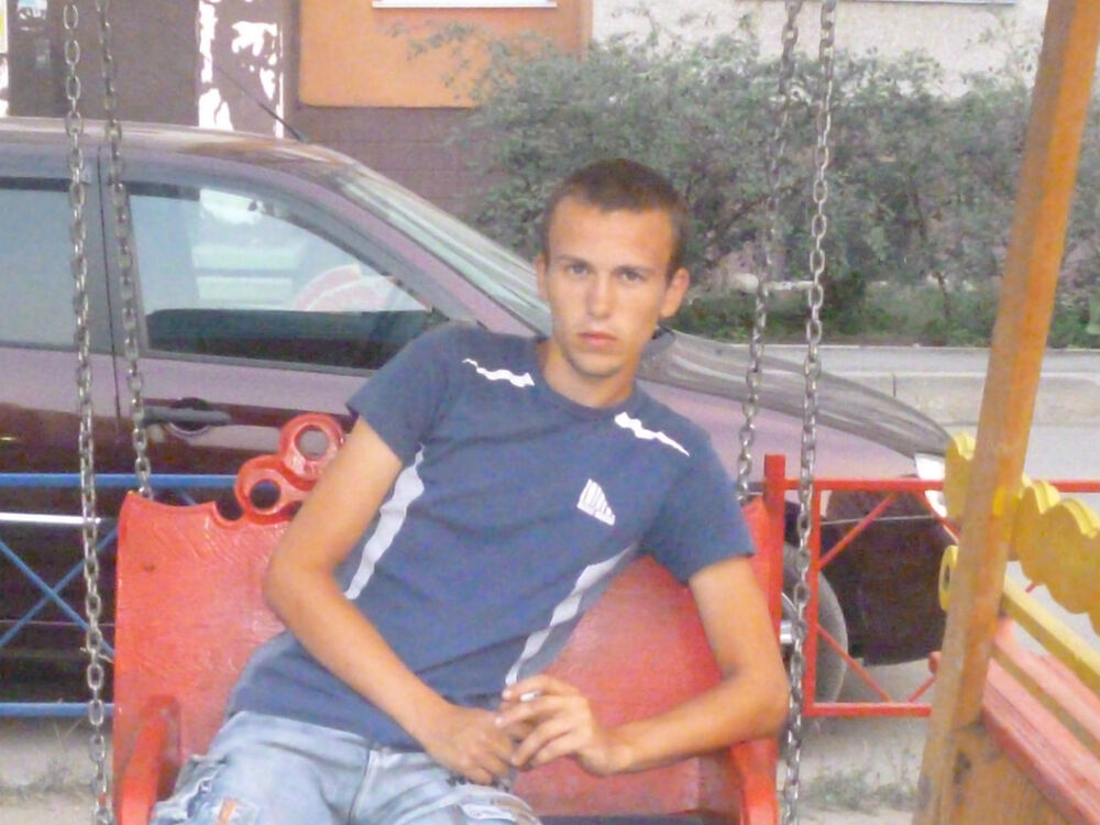  37819479  Pavel, 34 ,    