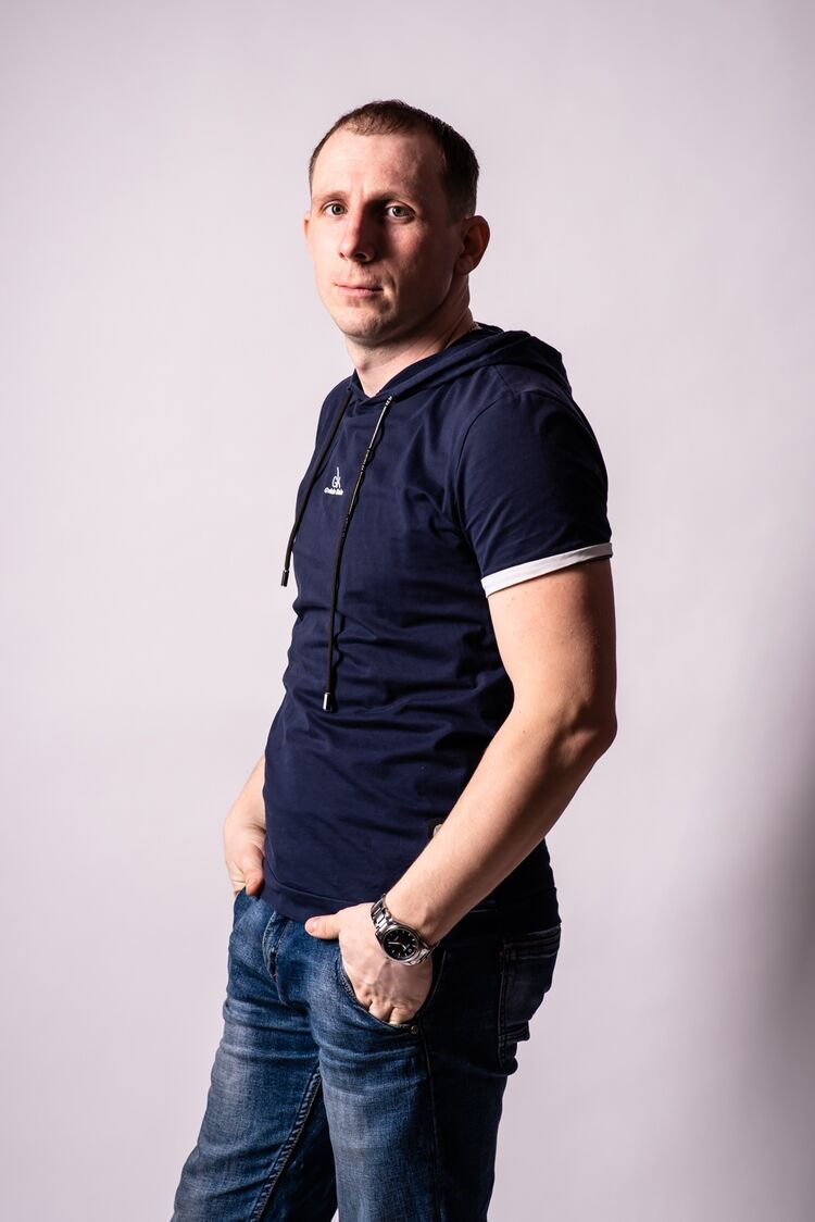  53207759  Stanislav, 38 ,    
