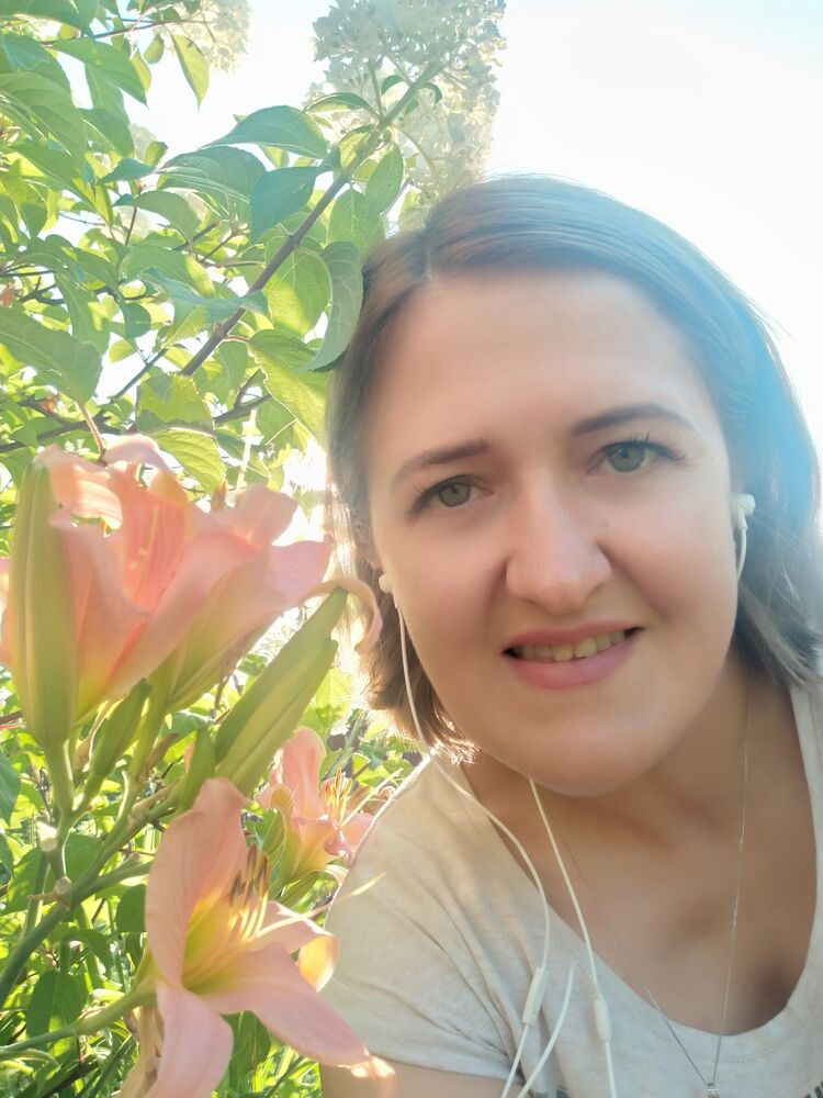  30034589  Kristina, 44 ,    