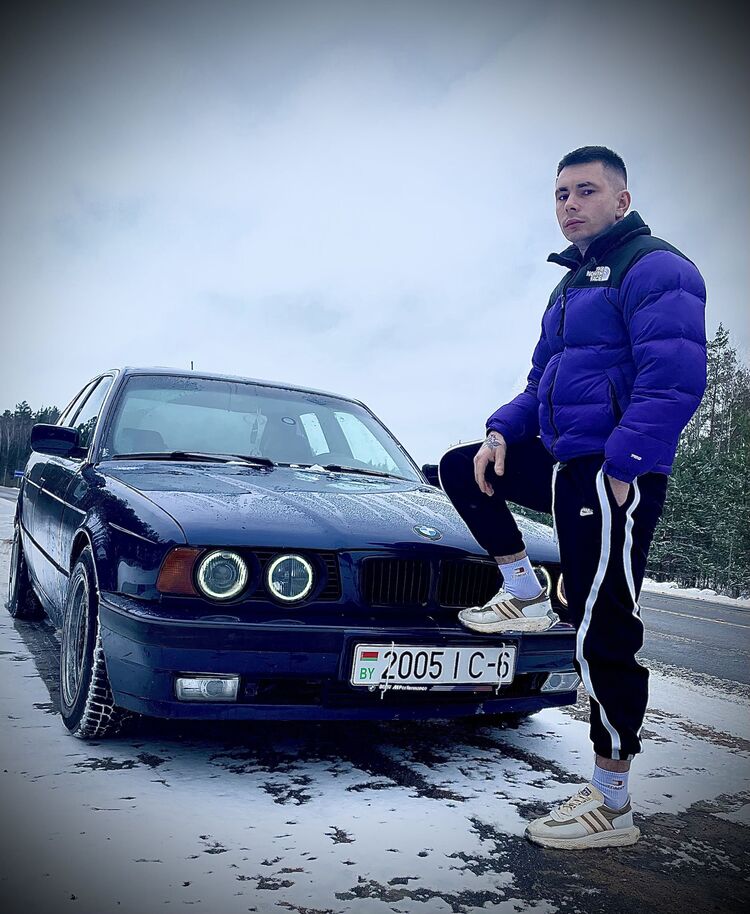  41813729  , 28 ,    