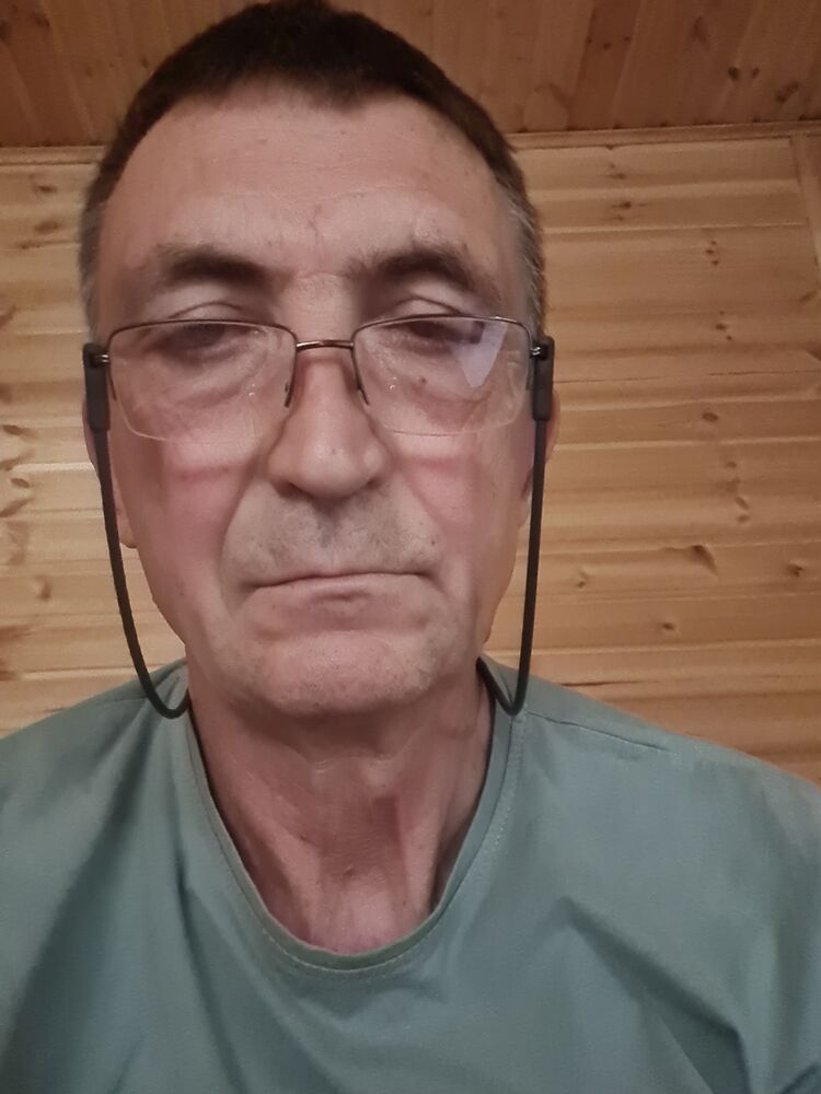  53542049  Pavel, 45 ,    