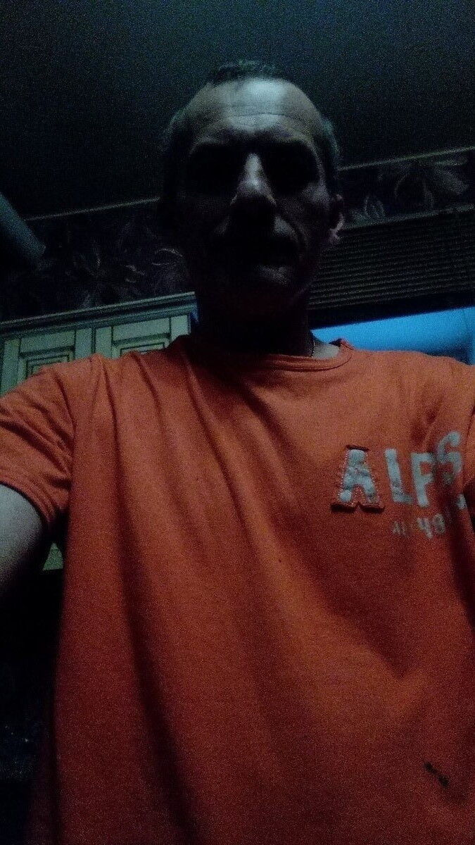  11390629  Nik, 52 ,    