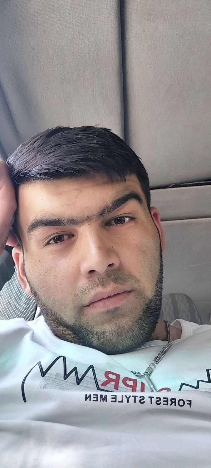  32569209  ALEK, 27 ,    