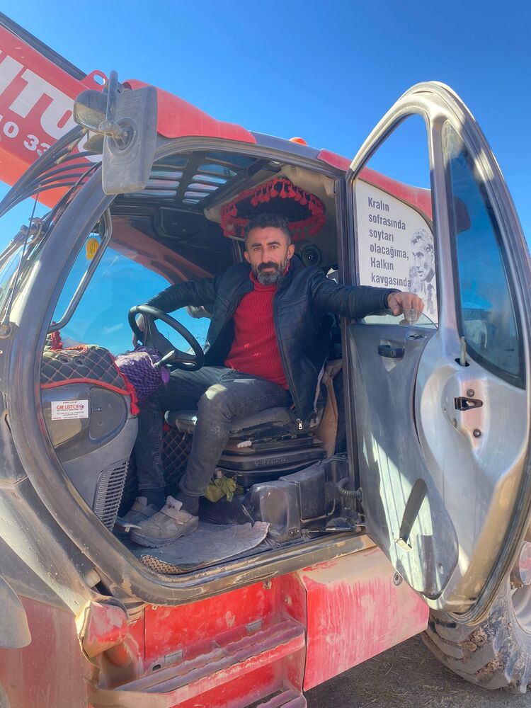  51047469  Polat, 37 ,    
