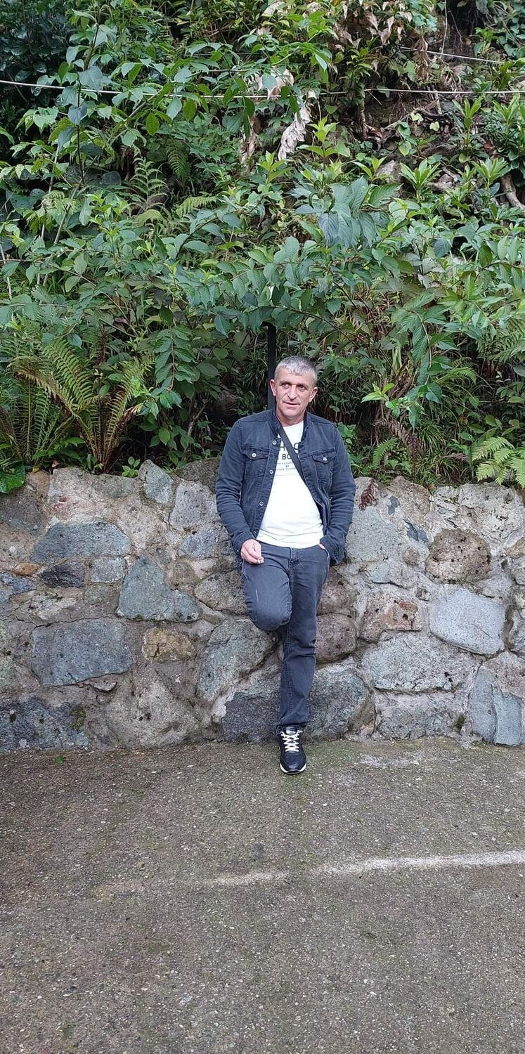  29684809  Irakli, 44 ,    