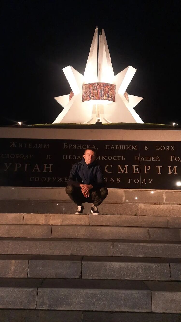  33768219  Pavel, 35 ,    