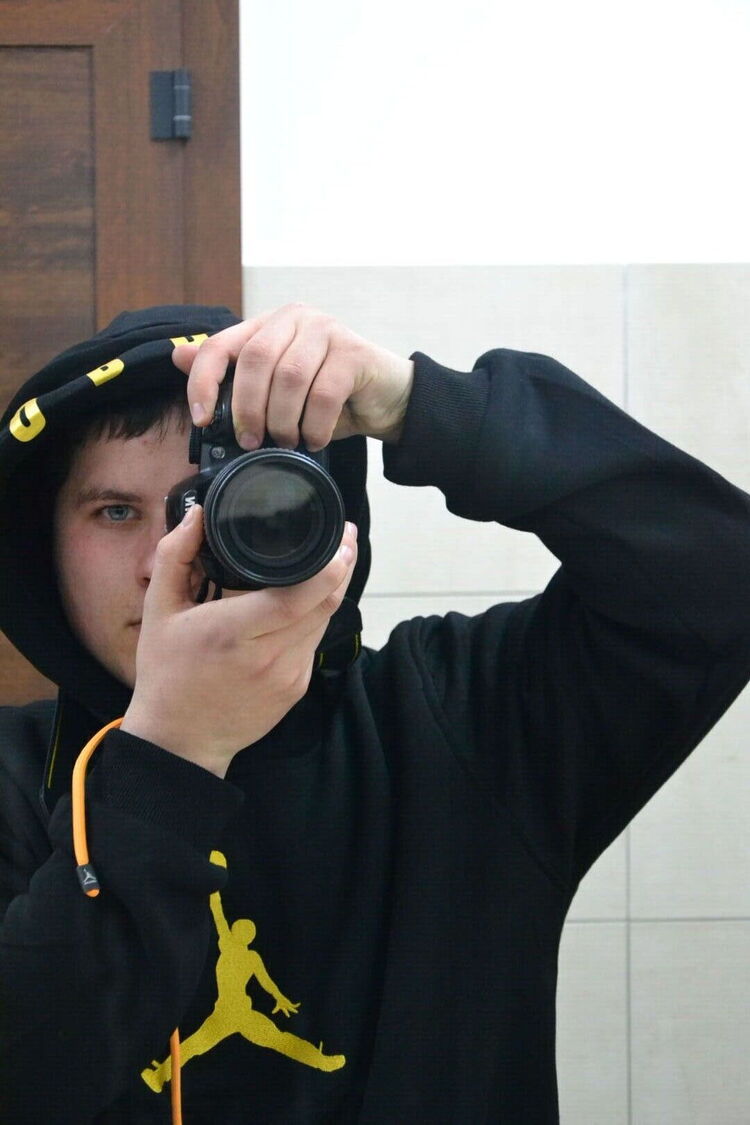  24948779  Dumitru, 22 ,    