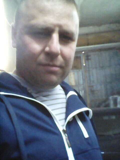  19912139  Michail, 44 ,    