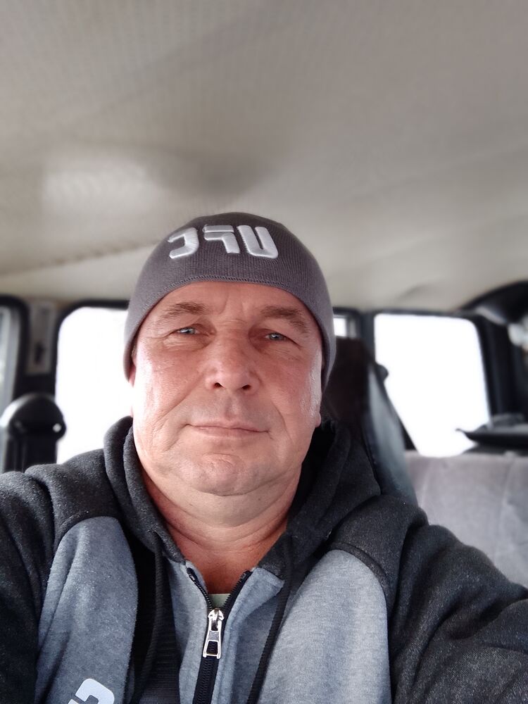 ,   Maksim, 47 ,   