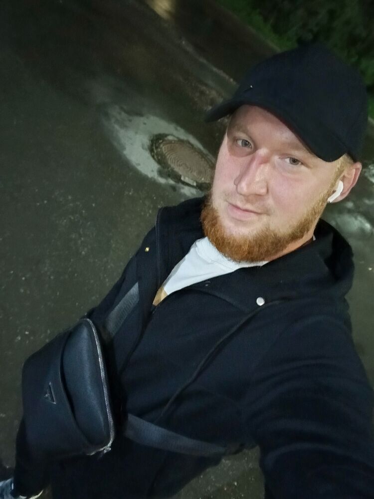  ,   Artyom, 30 ,   ,   