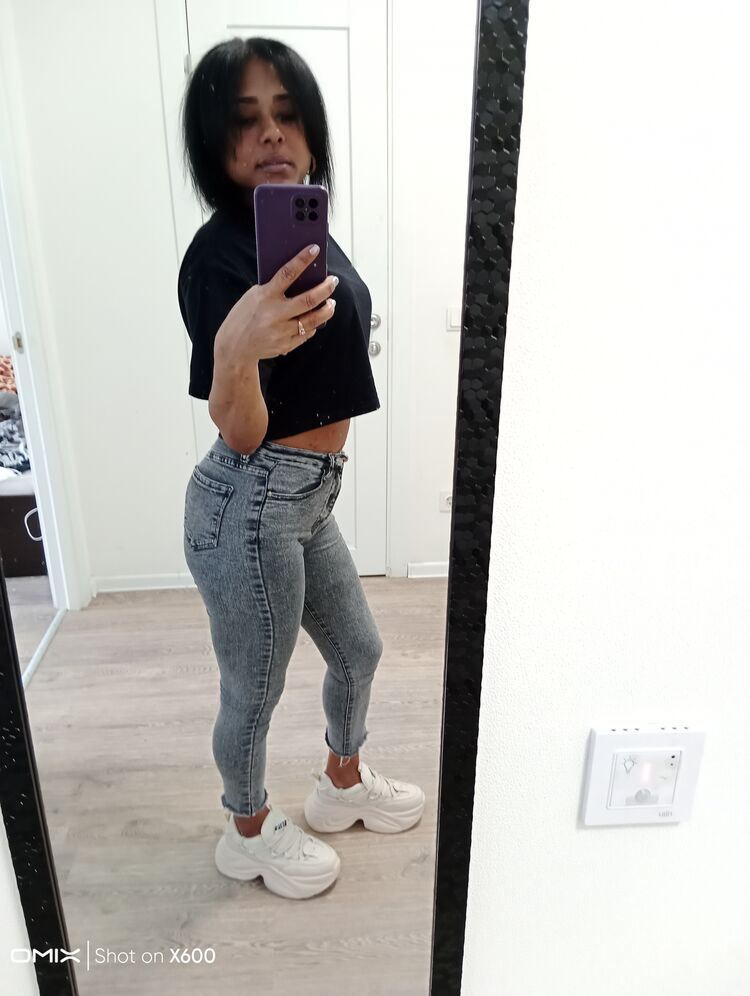  53362899  Yaely, 45 ,    