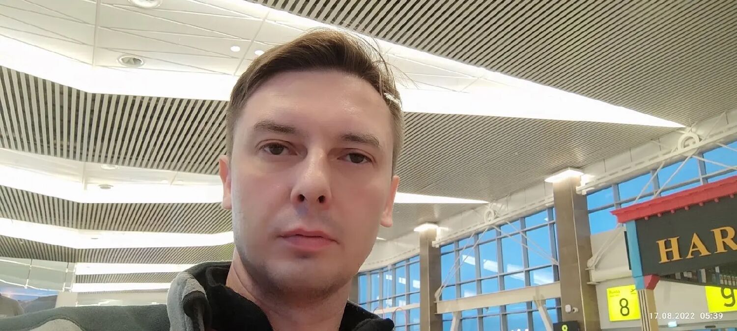  38565149  Yury, 42 ,    
