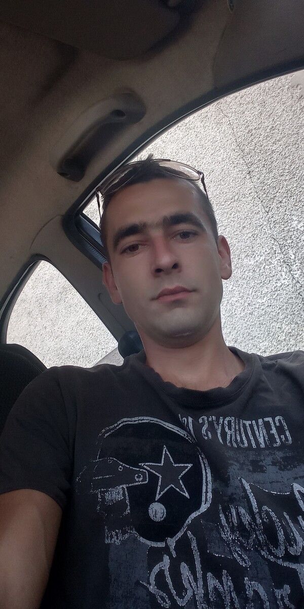  ,   Nykolai, 33 ,  
