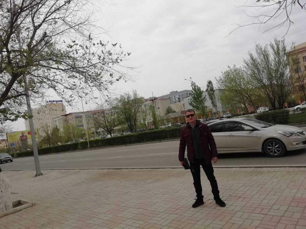  32773489  Vlad, 40 ,    
