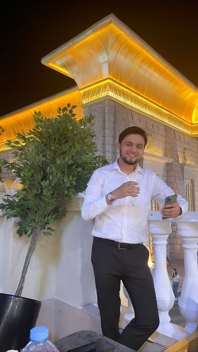  27065659  Davud, 31 ,    