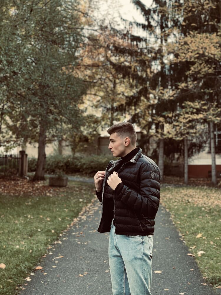  35489699  Andrey, 20 ,    Praha