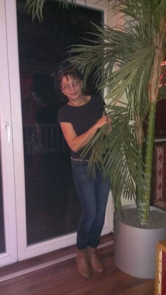  ,   Emlie, 61 ,   
