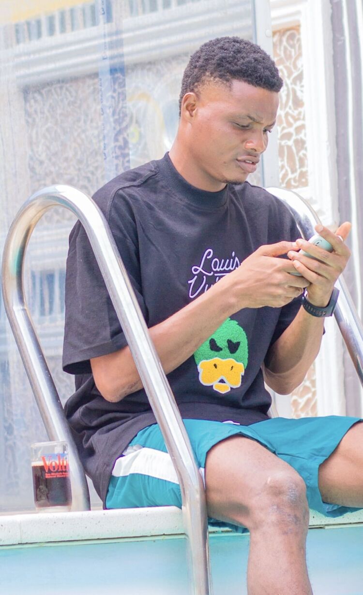 41471609  , 32 ,    