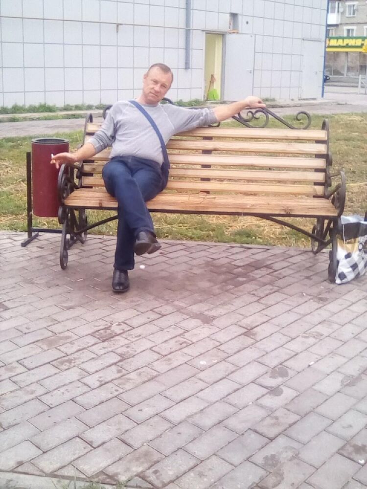  43521509  Evgenii, 49 ,    