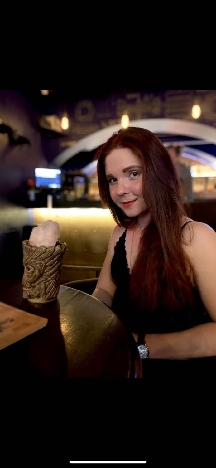  30412649  Julia, 27 ,    -