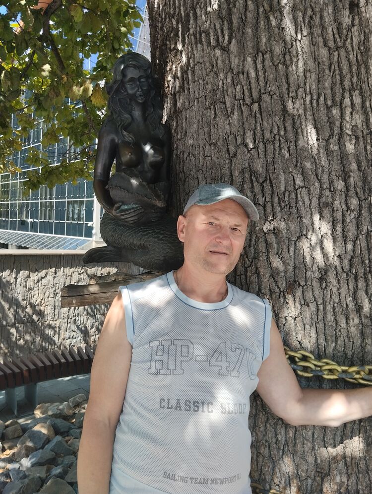  53582269  Anatoly, 53 ,    
