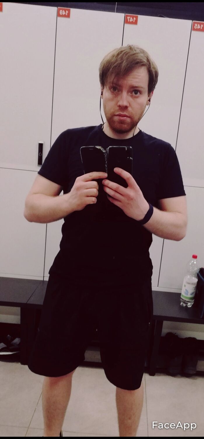  38838629  Igor, 31 ,    