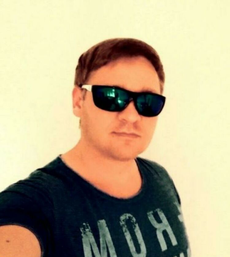  ,   Alex, 42 ,   ,   , c 