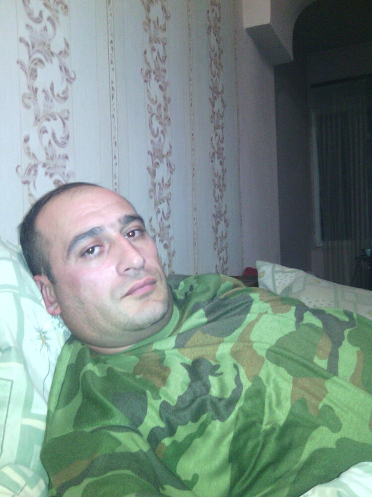  ,   Artur, 43 ,   