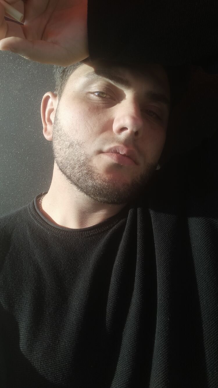  39222769  Sergei, 27 ,    