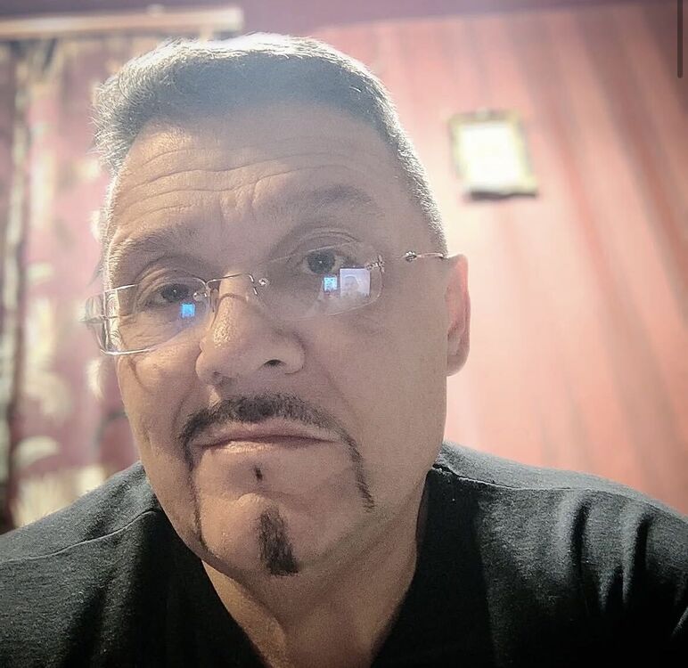  49441719  Yaroslav, 46 ,    